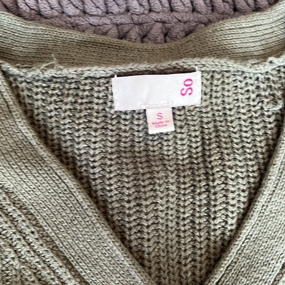 Olive Pullover  sweater - Picture 3 of 3